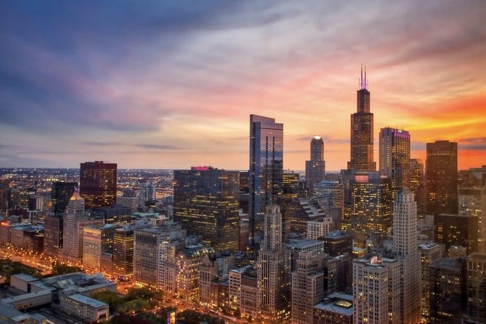 Chicago thuộc Central Time Zone, tức múi giờ Trung tâm của Hoa Kỳ