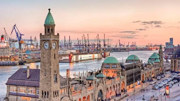 Hamburg là thành phố lớn của Đức, phát triển mạnh về logistics