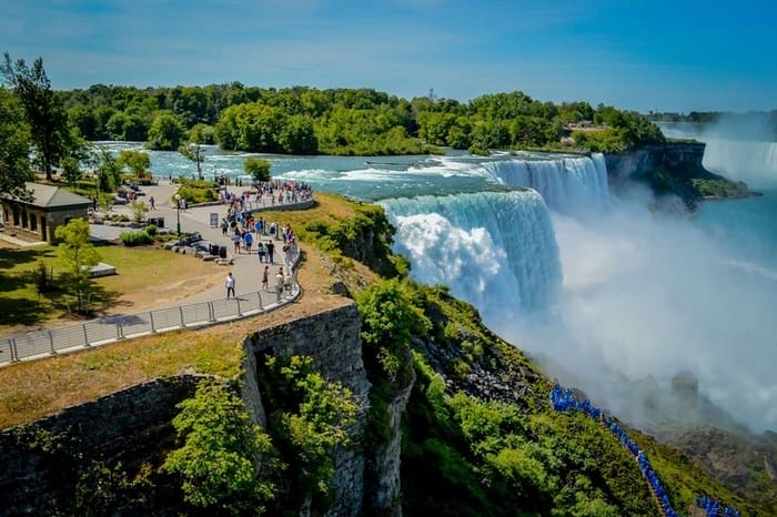  Khám phá thác nào nằm trên biên giới giữa Mỹ và Canada